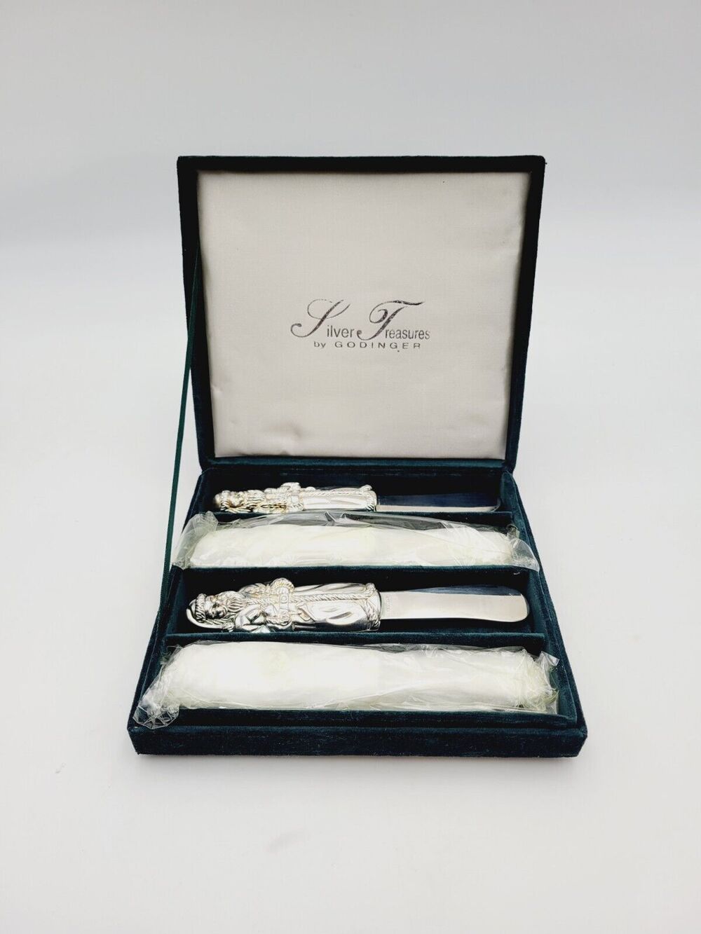 Silver Treasures by Godinger Santa Clause Cheese Butter Spread Knife Set of 4